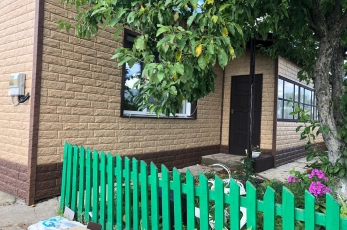 Фасадная панель Ю-ПЛАСТ Камень зототистый, камень жженый