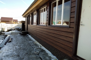 Сайдинг металлический Евробрус, под дерево Венге.