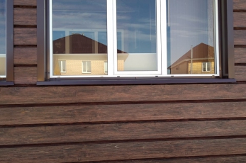 Сайдинг металлический Евробрус, под дерево Венге.