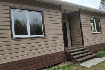 Сайдинг металлический Евробрус Ясень. Фасадная панель Техоснастка Щепа Пихта.