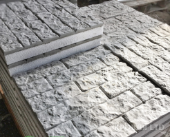 Фасадные термопанели из фибробетона 500х500 с утеплителем 50 EcoTerm Колотый кирпич